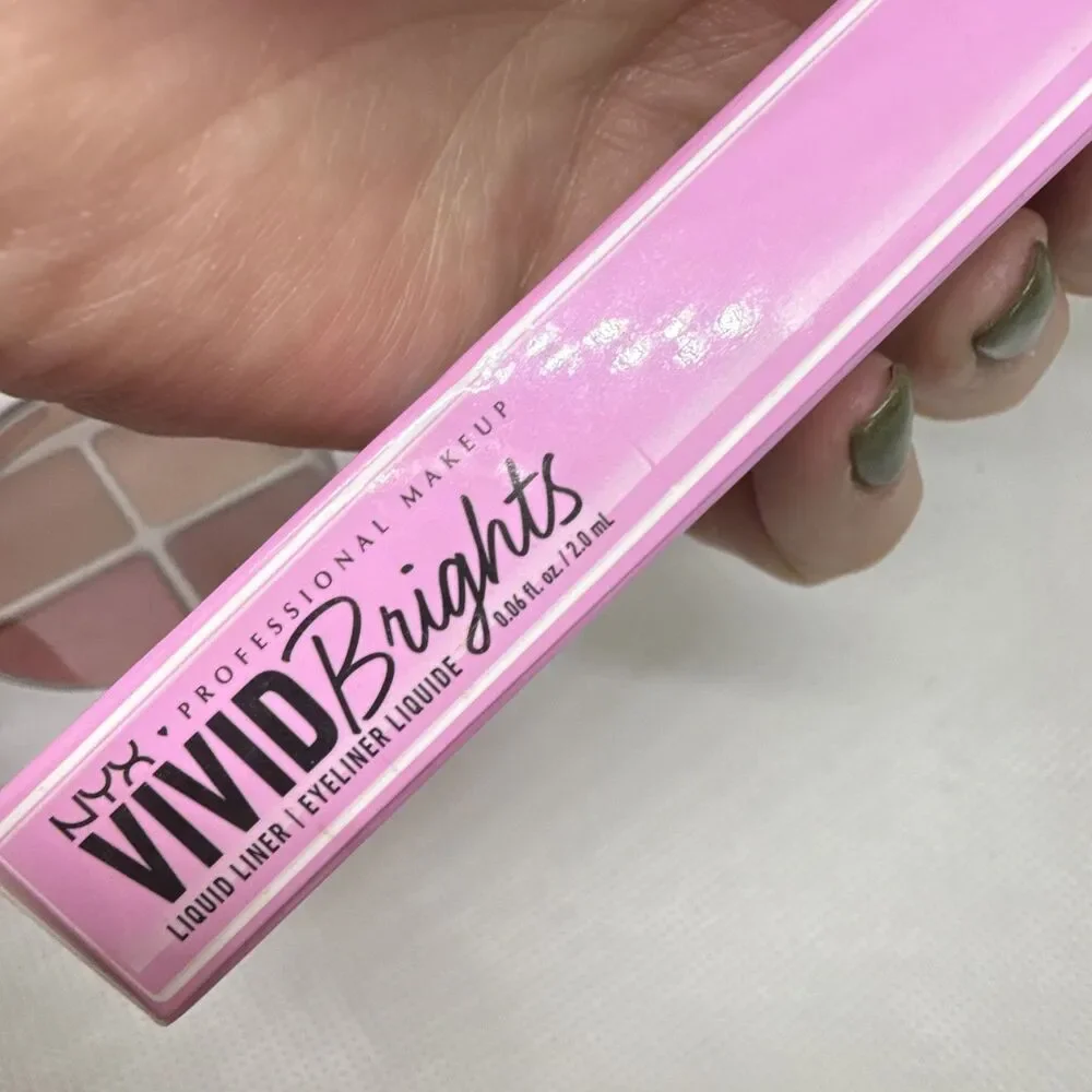 Flower Pot Eye/NYX Vivid Brights Matte Liquid Eyeliner Pink 0.06 fl oz/2.0 mL